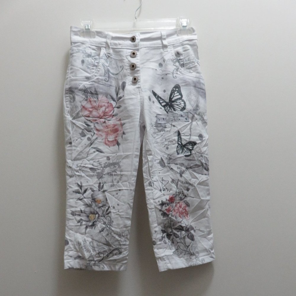 5/$25 🍓 Screen Print Floral & Butterfly Cropped Pants